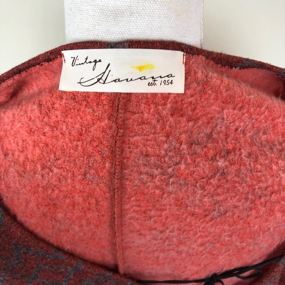 Vintage Havana Poncho - Picture 5 of 6